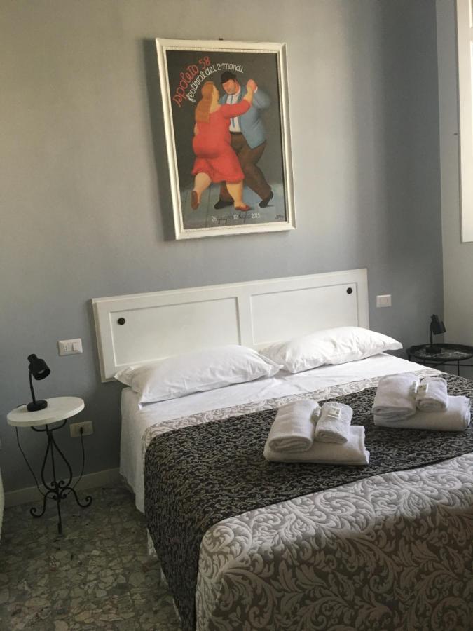 In The Center Of Florence Hotel ภายนอก รูปภาพ