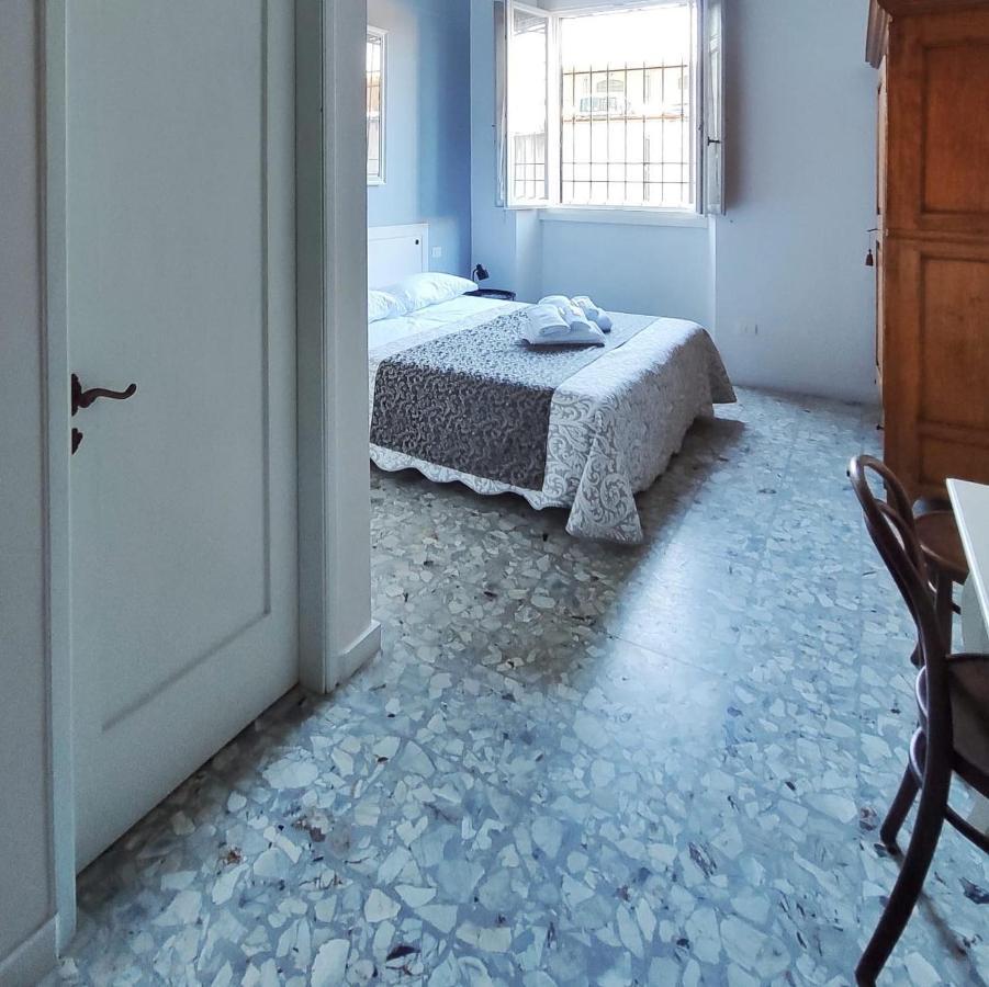 In The Center Of Florence Hotel ภายนอก รูปภาพ