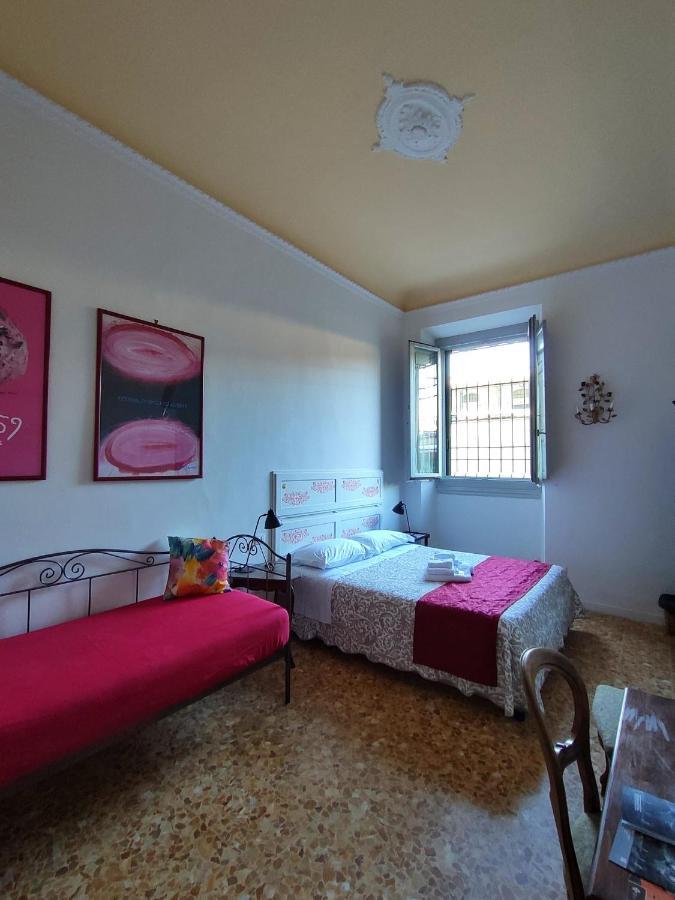 In The Center Of Florence Hotel ภายนอก รูปภาพ