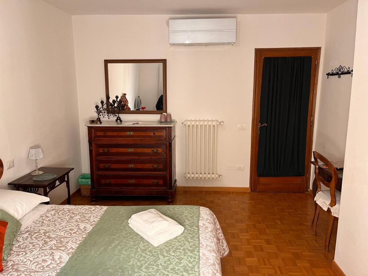 In The Center Of Florence Hotel ภายนอก รูปภาพ