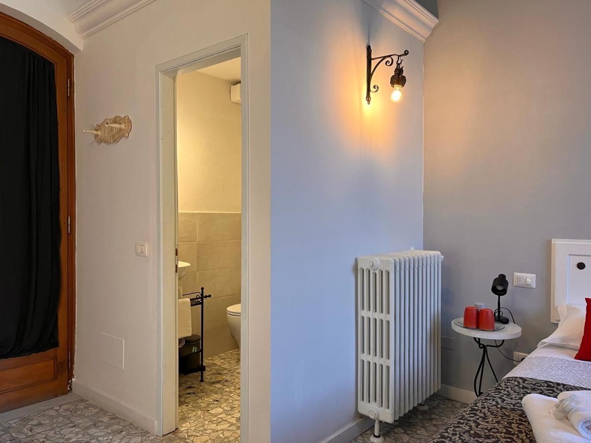 In The Center Of Florence Hotel ภายนอก รูปภาพ