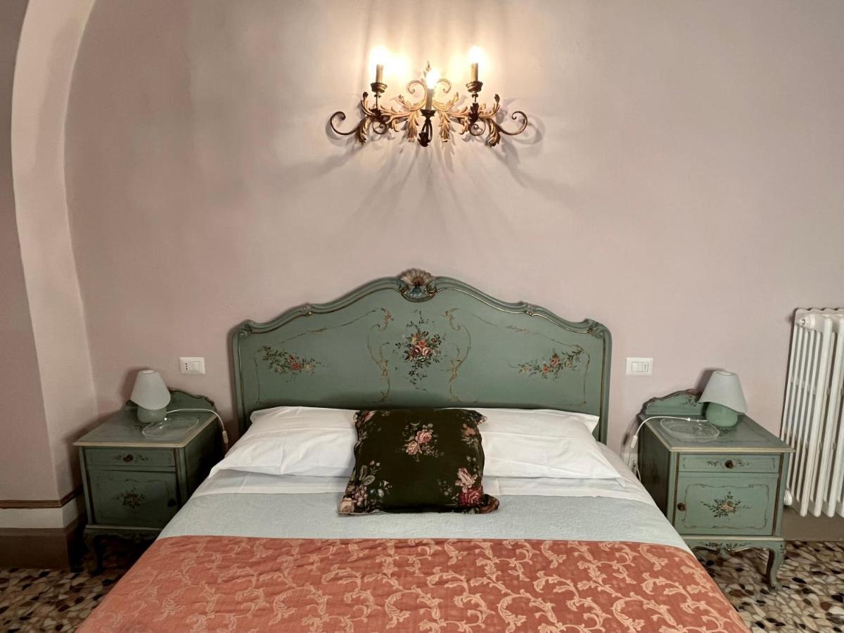 In The Center Of Florence Hotel ภายนอก รูปภาพ