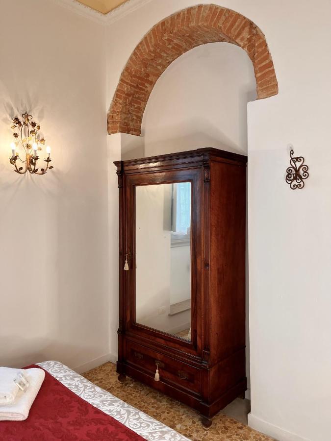 In The Center Of Florence Hotel ภายนอก รูปภาพ