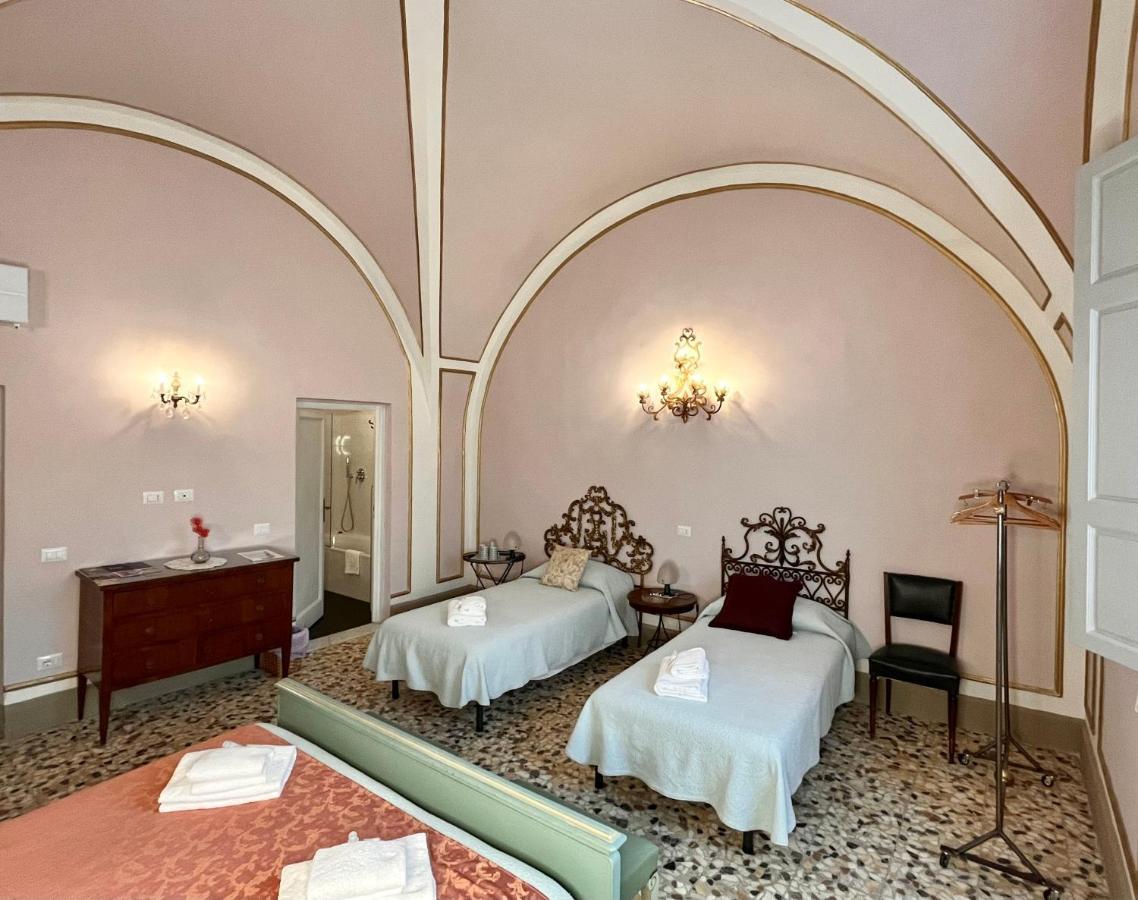 In The Center Of Florence Hotel ภายนอก รูปภาพ