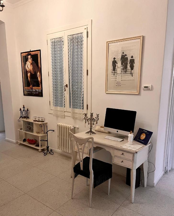 In The Center Of Florence Hotel ภายนอก รูปภาพ