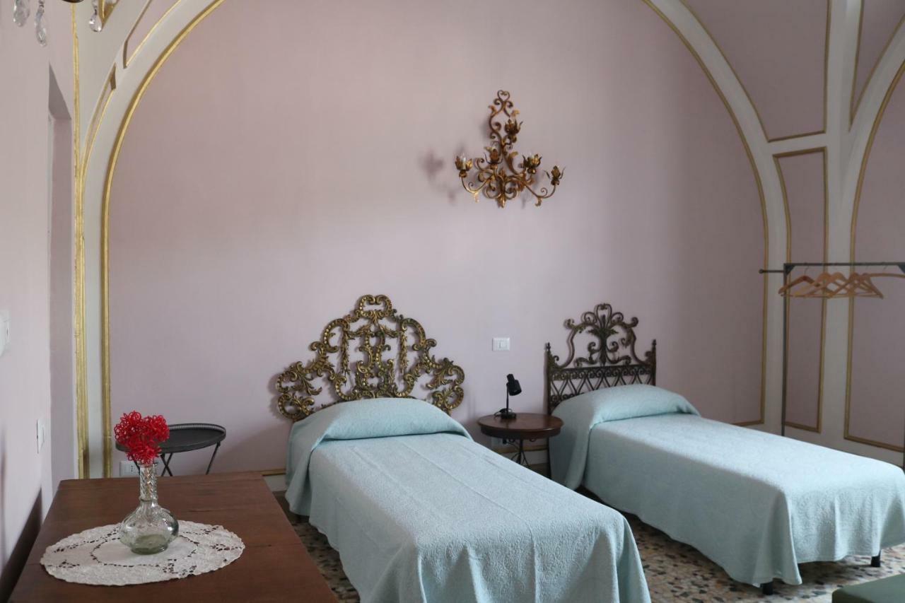 In The Center Of Florence Hotel ภายนอก รูปภาพ